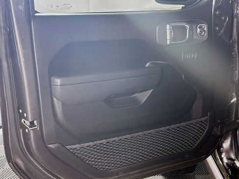 New 2025 Jeep Gladiator Willys image 10