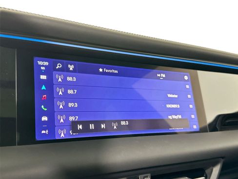 Certified 2025 Porsche Macan Turbo Electric AWD/4WD image 21