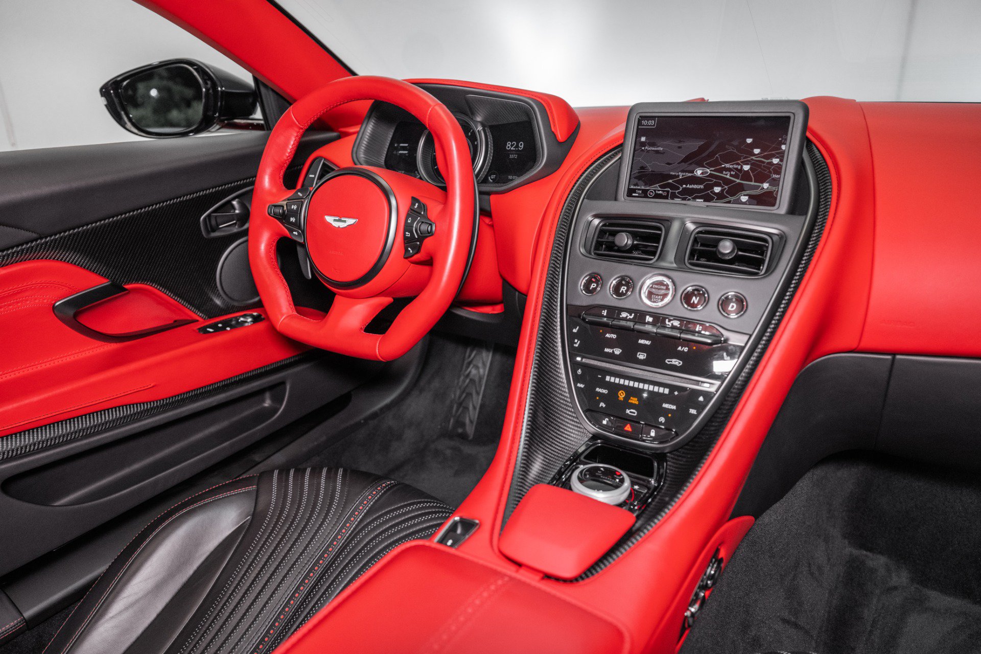 Used 2023 Aston Martin DB11 Coupe RWD image 19