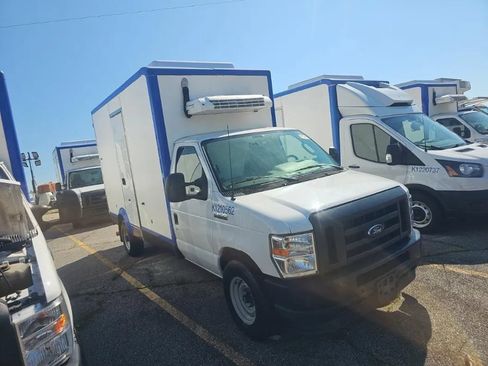 Used 2023 Ford E-350 and Econoline 350 Super Duty w/ Power Windows & Locks Group RWD image 3