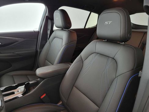 New 2026 Buick Envista Sport Touring w/ Convenience I Package FWD image 24