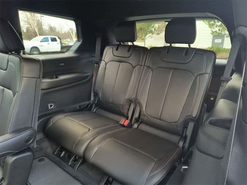 New 2025 Jeep Grand Cherokee L Limited w/ Trailer Tow Package image 24