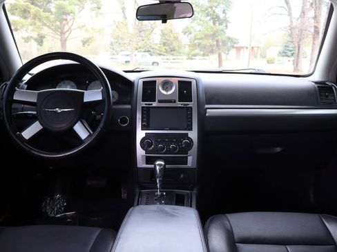 Used 2010 Chrysler 300 Touring image 16