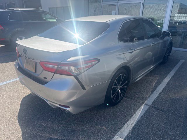 Used 2018 Toyota Camry SE w/ Convenience Package FWD image 5