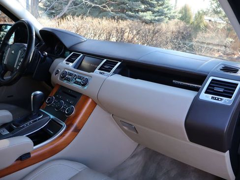 Used 2010 Land Rover Range Rover Sport Supercharged image 17