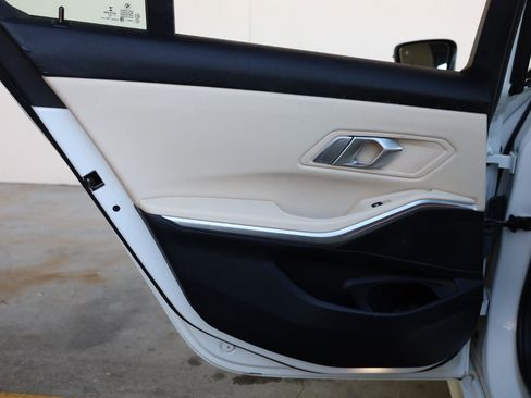 Used 2022 BMW 330i Sedan w/ Driving Assistance Package RWD image 19