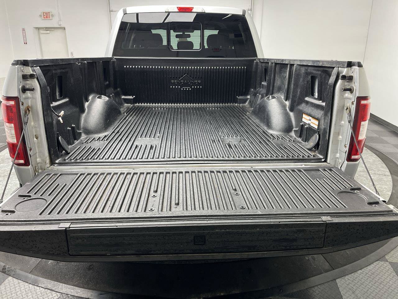 Used 2018 Ford F150 XLT w/ Equipment Group 302A Luxury AWD/4WD image 28