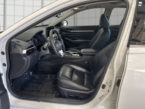 Used 2023 Nissan Altima 2.5 SR w/ SR Premium Package AWD/4WD image 9
