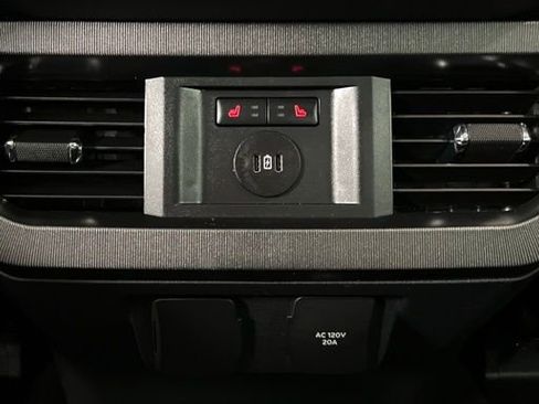 Used 2024 Ford F450 Platinum w/ FX4 Off-Road Package AWD/4WD image 46