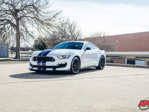 Used 2016 Ford Mustang Shelby GT350 w/ Track Package image 51