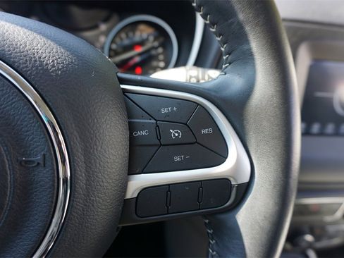 Used 2017 Jeep Compass Latitude w/ Popular Equipment Group image 8