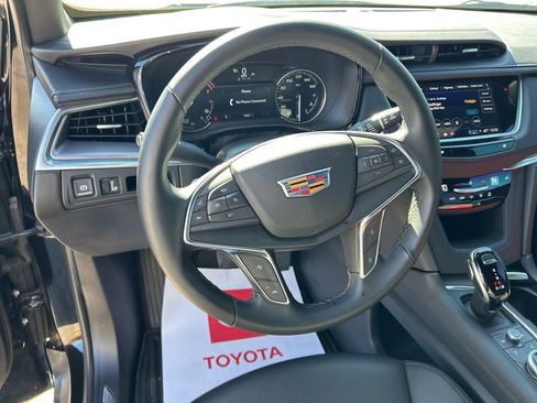 Used 2025 Cadillac XT5 Luxury image 14