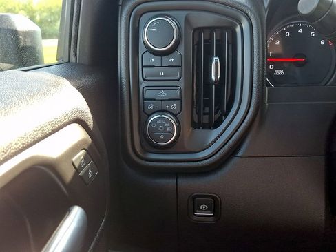Used 2021 Chevrolet Silverado 2500 Custom w/ Custom Value Package AWD/4WD image 22