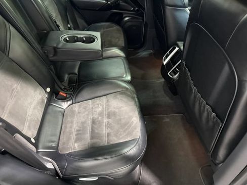 Used 2017 Porsche Cayenne Platinum Edition AWD/4WD image 29