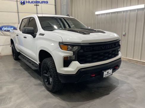 Used 2024 Chevrolet Silverado 1500 Custom Trail Boss w/ LPO, Dark Essentials Package AWD/4WD image 1