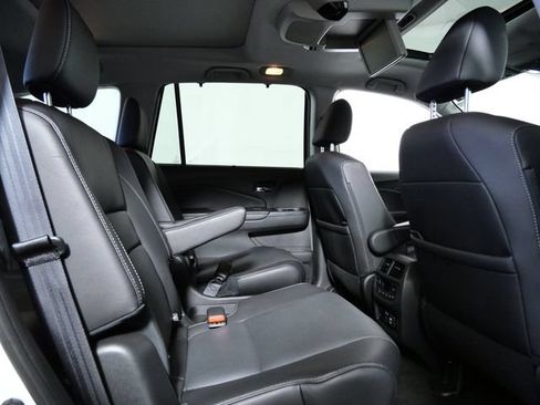 Used 2022 Honda Pilot Touring image 13