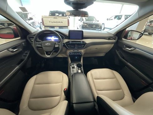 Used 2022 Ford Escape SEL w/ Technology Package image 8