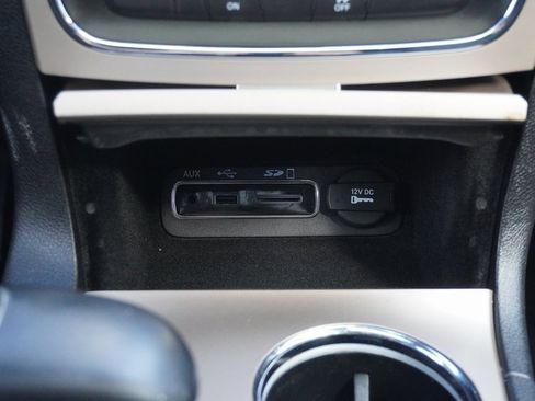 Used 2015 Jeep Grand Cherokee Altitude image 22