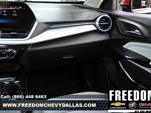 Used 2026 Chevrolet Trax LT FWD image 29