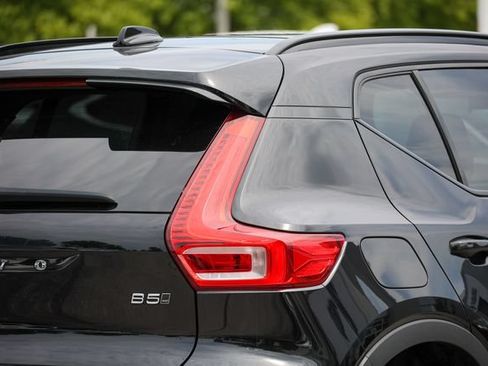 Certified 2024 Volvo XC40 B5 Ultimate w/ Protection Package Premier AWD/4WD image 25