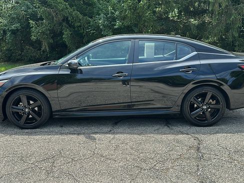 Certified 2022 Nissan Sentra SR w/ Electronics Package FWD image 28