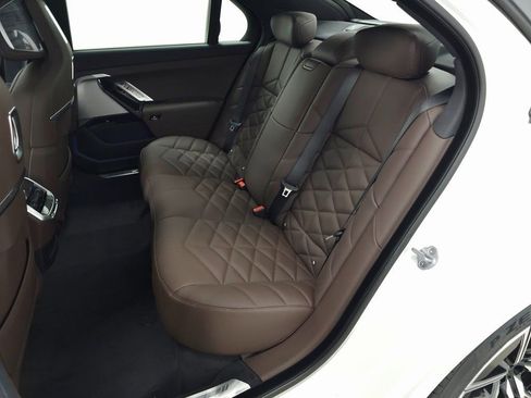 New 2025 BMW 740i xDrive image 32