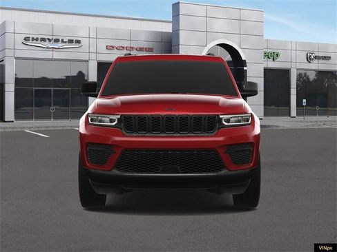 New 2025 Jeep Grand Cherokee Laredo image 12