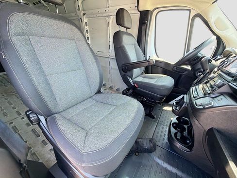 Used 2025 RAM ProMaster 2500 w/ Convenience Group FWD image 14