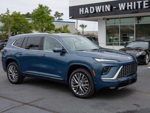 New 2026 Buick Enclave Avenir w/ Super Cruise Package FWD image 1
