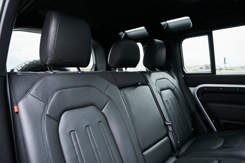 Used 2023 Land Rover Defender 110 X AWD/4WD image 48