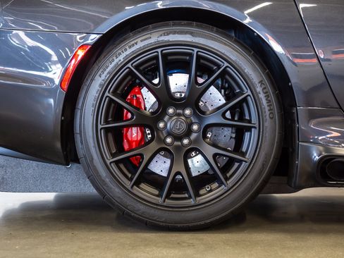 Used 2016 Dodge Viper ACR w/ Exterior Carbon Fiber Package RWD image 11