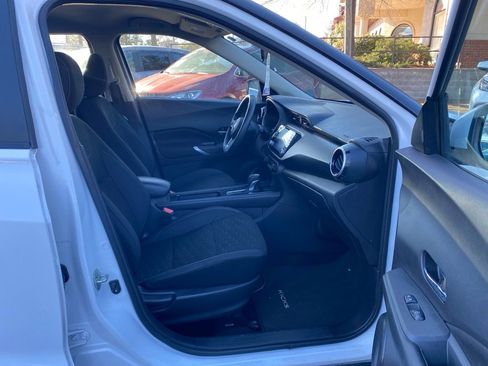 Used 2021 Nissan Kicks SV FWD image 33