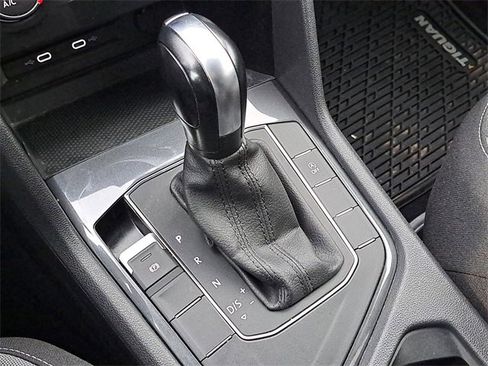 Used 2021 Volkswagen Tiguan S image 16