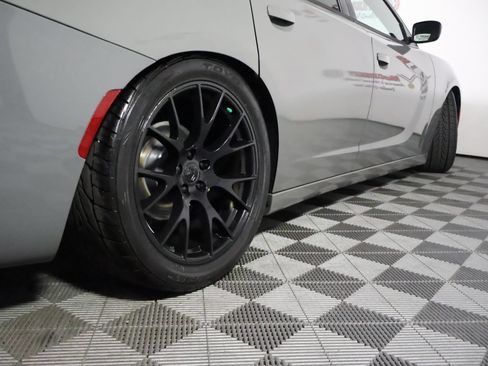Used 2018 Dodge Charger SXT Plus RWD image 11