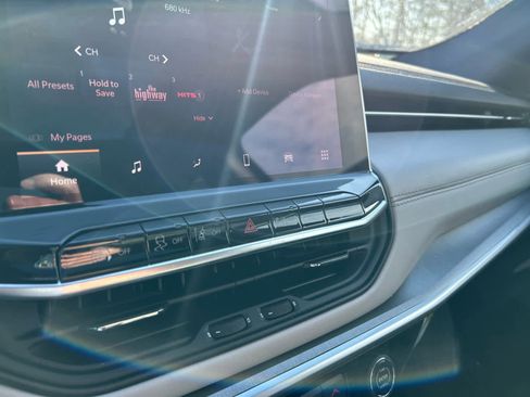 Used 2025 Jeep Compass Limited w/ Sun & Sound Group image 45