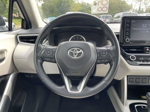 Used 2022 Toyota Corolla Cross LE image 18