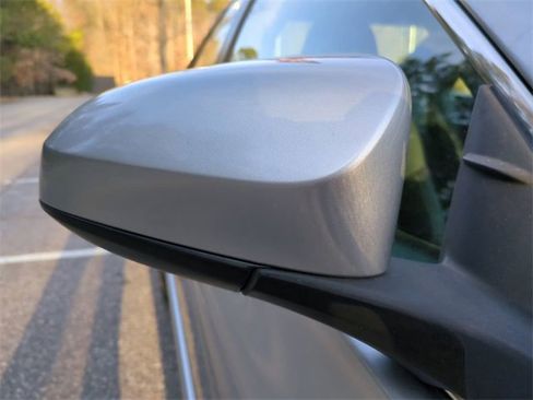 Used 2017 Toyota Camry SE image 12