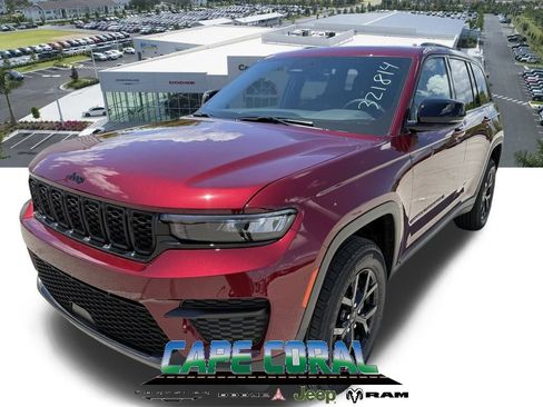 New 2025 Jeep Grand Cherokee Altitude image 1