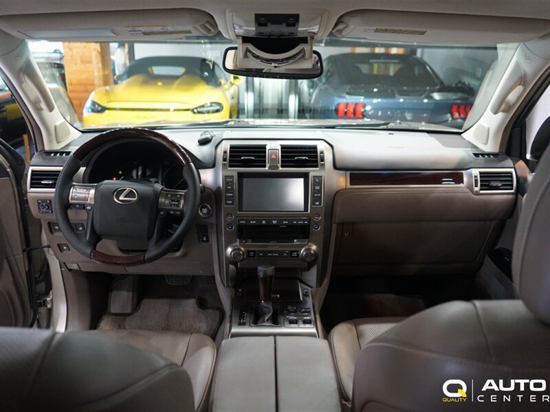 Used 2015 Lexus GX 460 Luxury AWD/4WD image 16
