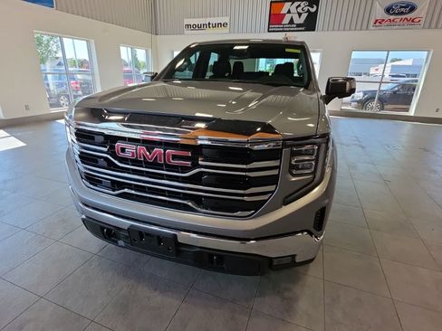 Used 2025 GMC Sierra 1500 SLT AWD/4WD image 3