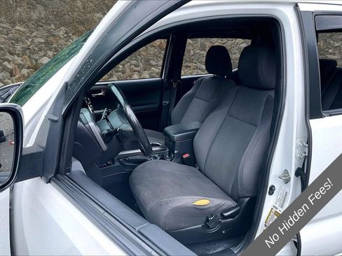 Used 2017 Toyota Tacoma TRD Sport w/ Premium & Technology Package AWD/4WD image 23