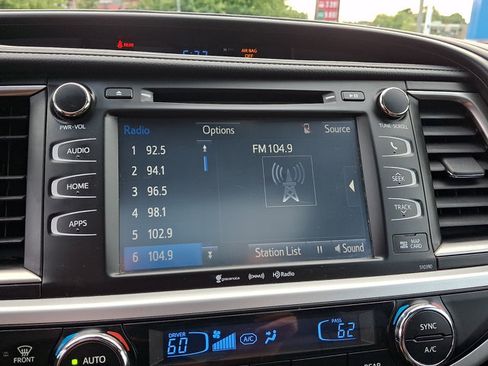Used 2019 Toyota Highlander SE AWD/4WD image 20