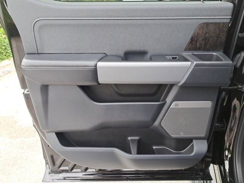 Certified 2024 Ford F250 Lariat w/ Black Appearance Package image 13