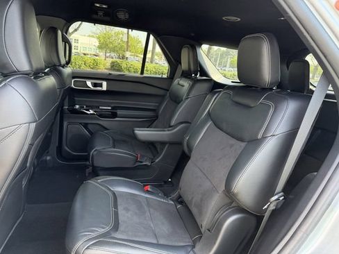 Used 2022 Ford Explorer ST AWD/4WD image 29