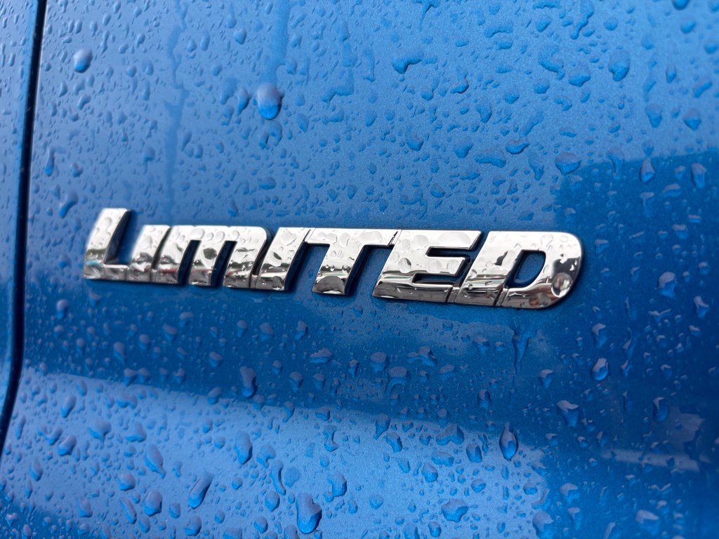 Used 2018 Toyota Tundra Limited w/ Limited Premium Package AWD/4WD image 13