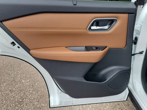 New 2026 Nissan Rogue Platinum image 11