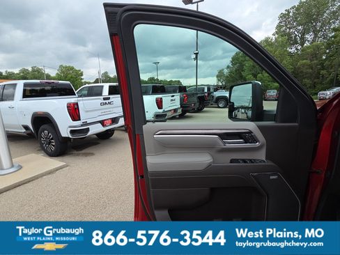 New 2026 Chevrolet Silverado 2500 LTZ w/ LTZ Premium Package AWD/4WD image 13