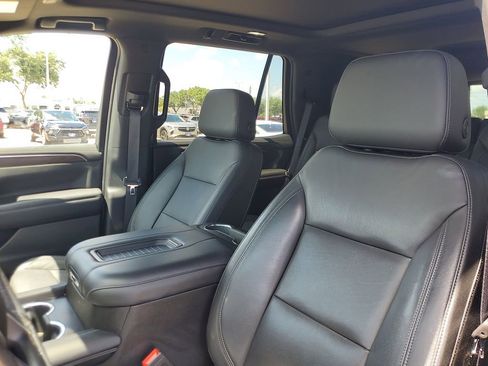 Used 2021 Chevrolet Tahoe Z71 w/ Z71 Signature Package AWD/4WD image 14