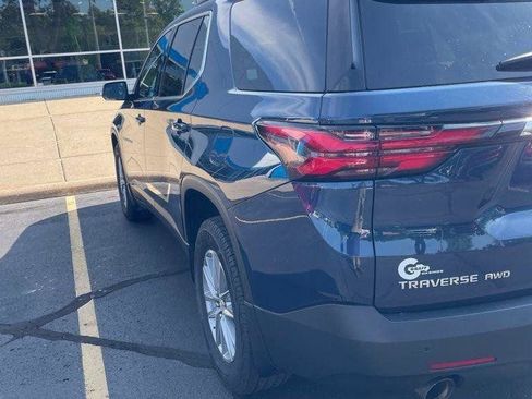 Used 2022 Chevrolet Traverse LT w/ LPO, Floor Liner Package AWD/4WD image 2