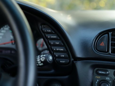 Used 2002 Chevrolet Corvette Coupe w/ Preferred Equipment Group2 image 14